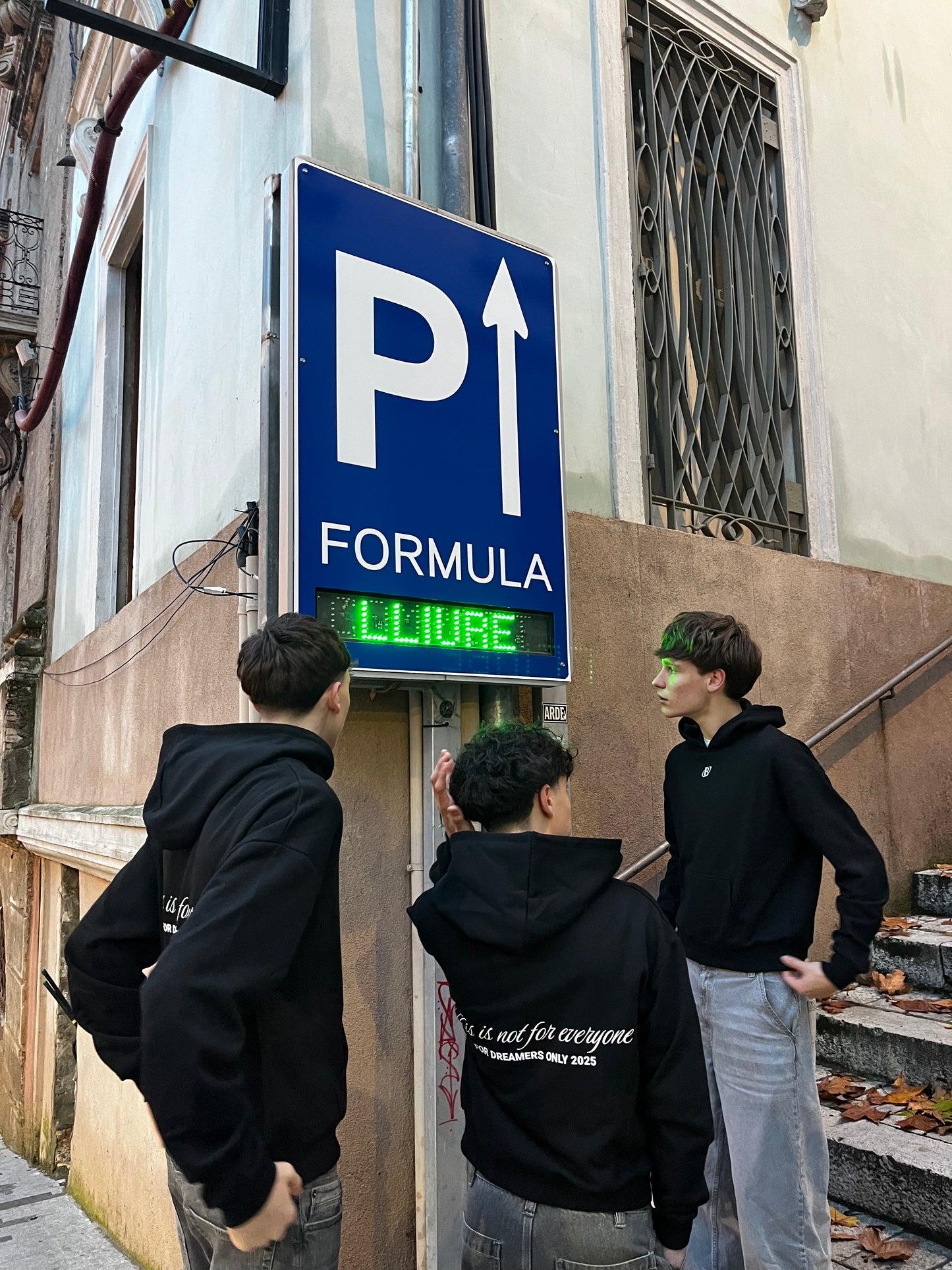 HOODIE - DREAMERS ONLY